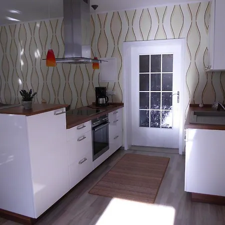 Leucht Apartman *